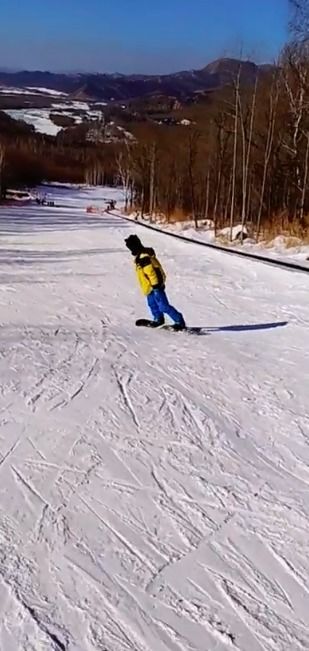 是时候展现一发真正的滑雪技术了